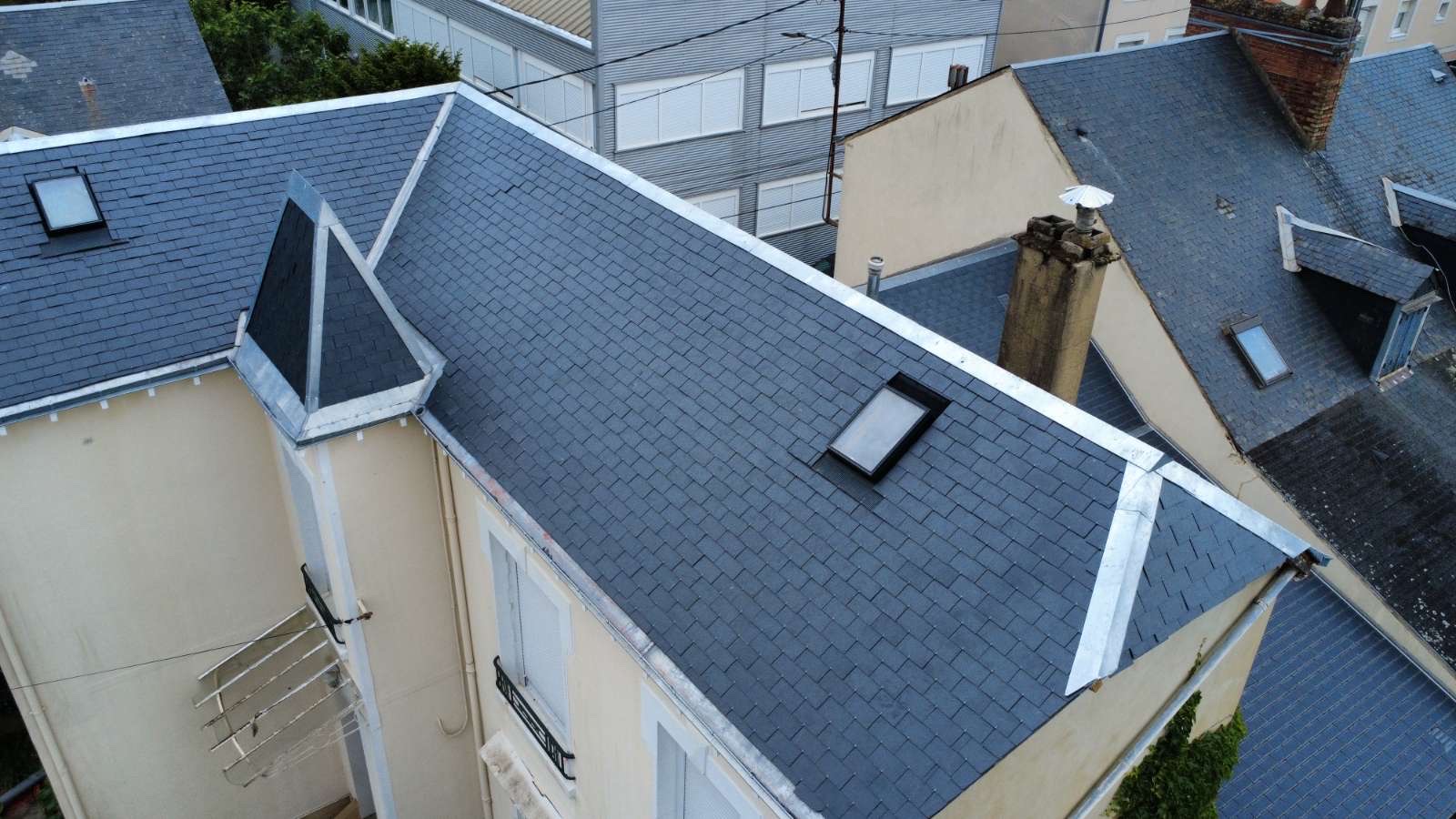 Couverture ardoises avec lucarnes